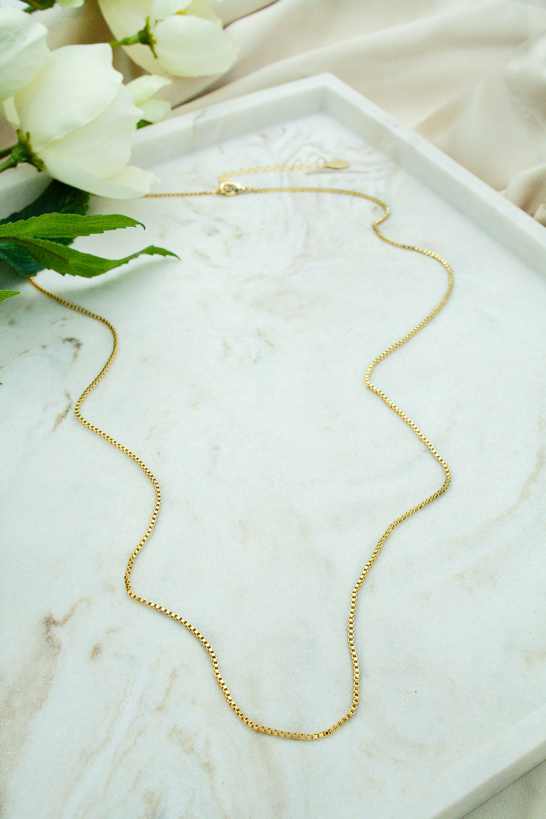 Simple chic chain necklace
