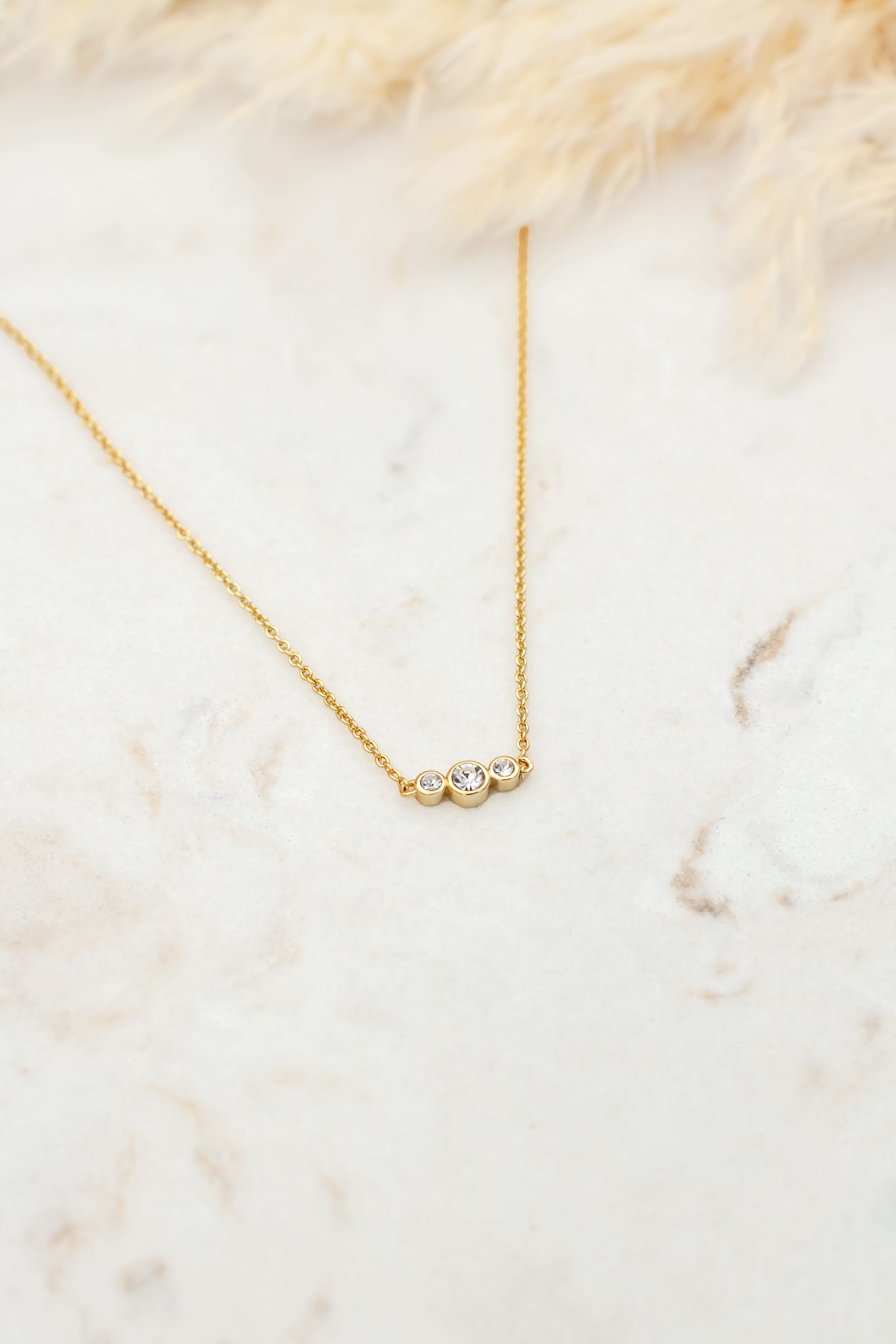 Calla petite necklace