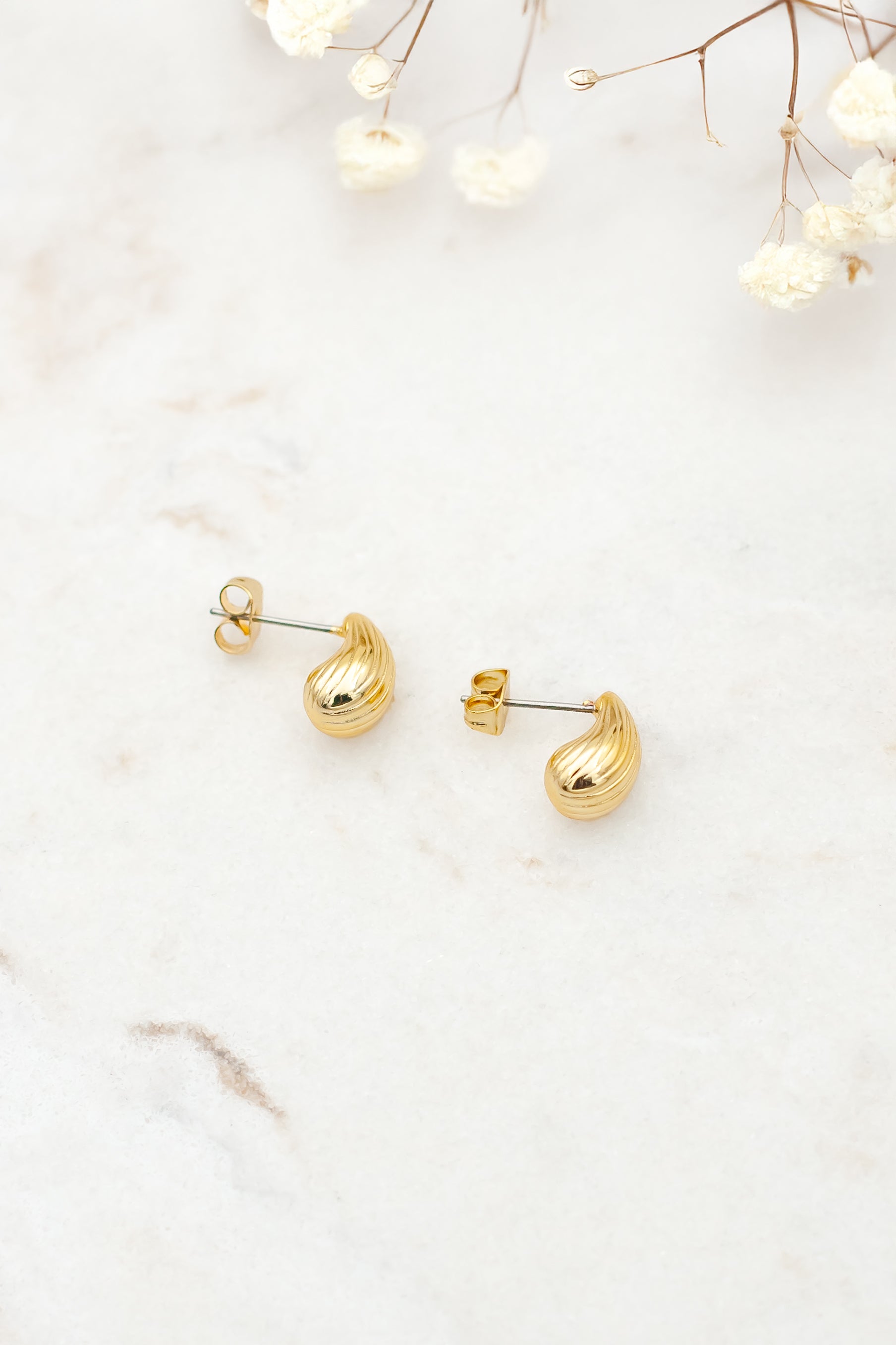 Daria drop earrings