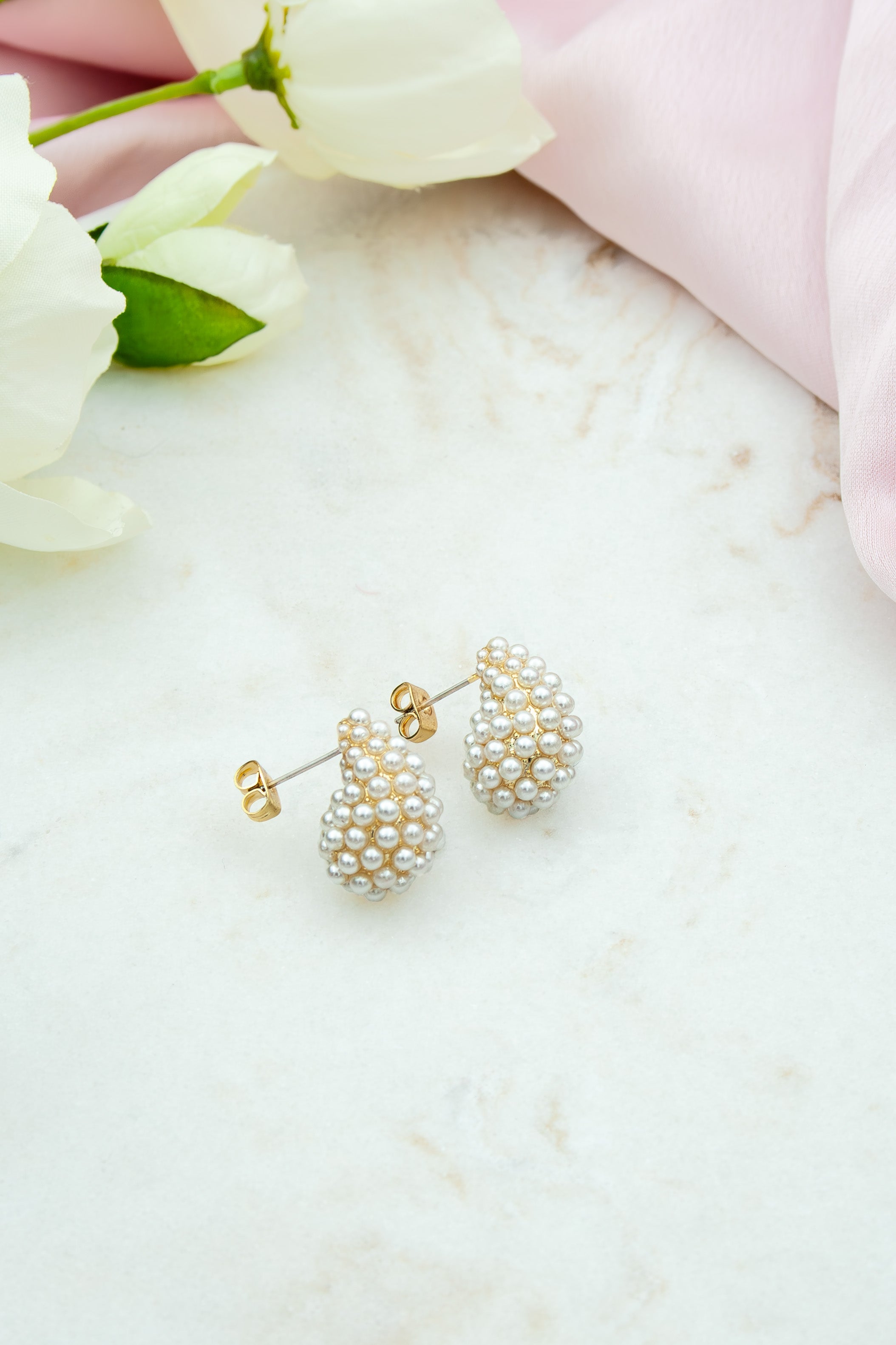 Pearly drop earrings