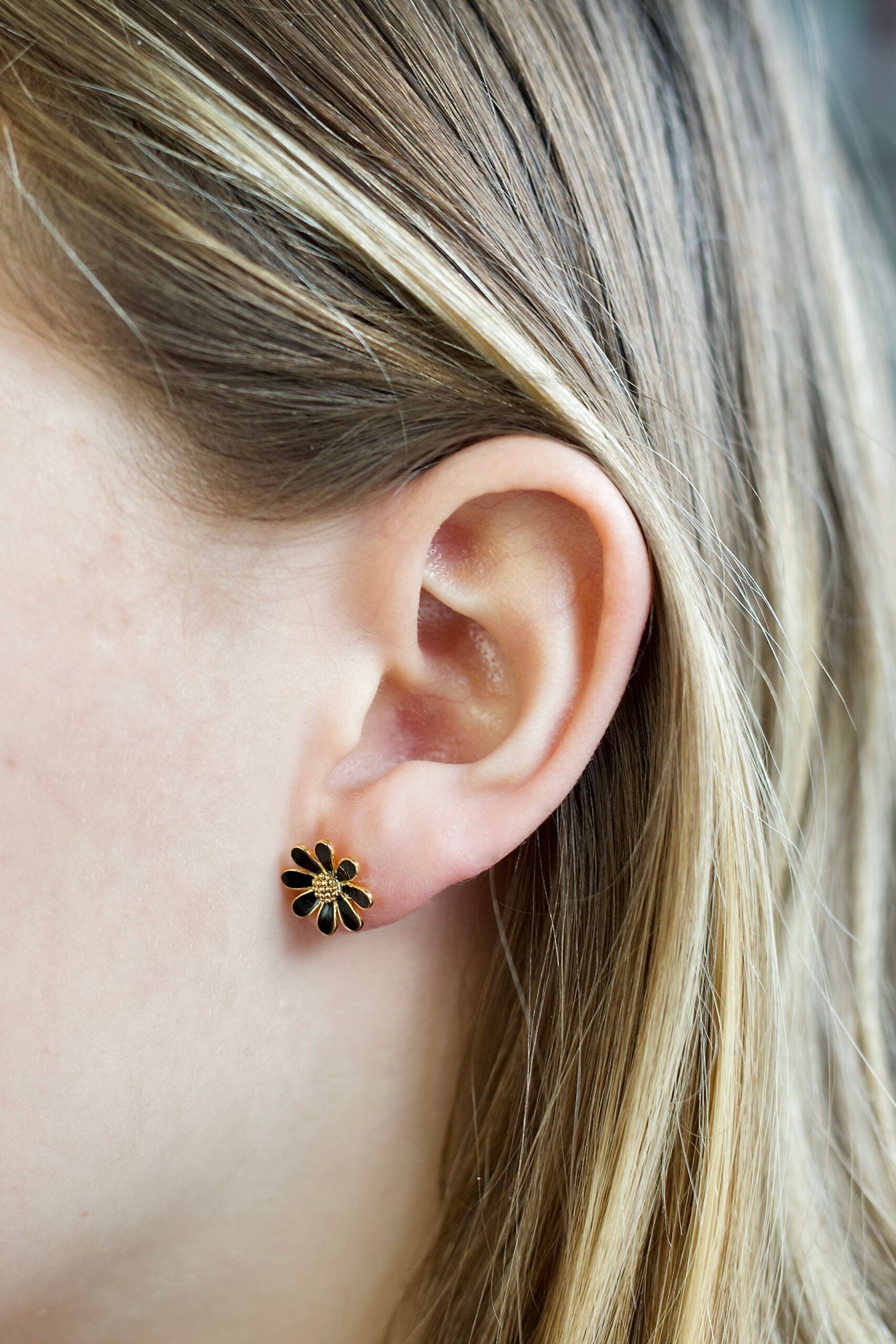 Severina flower ørepynt black