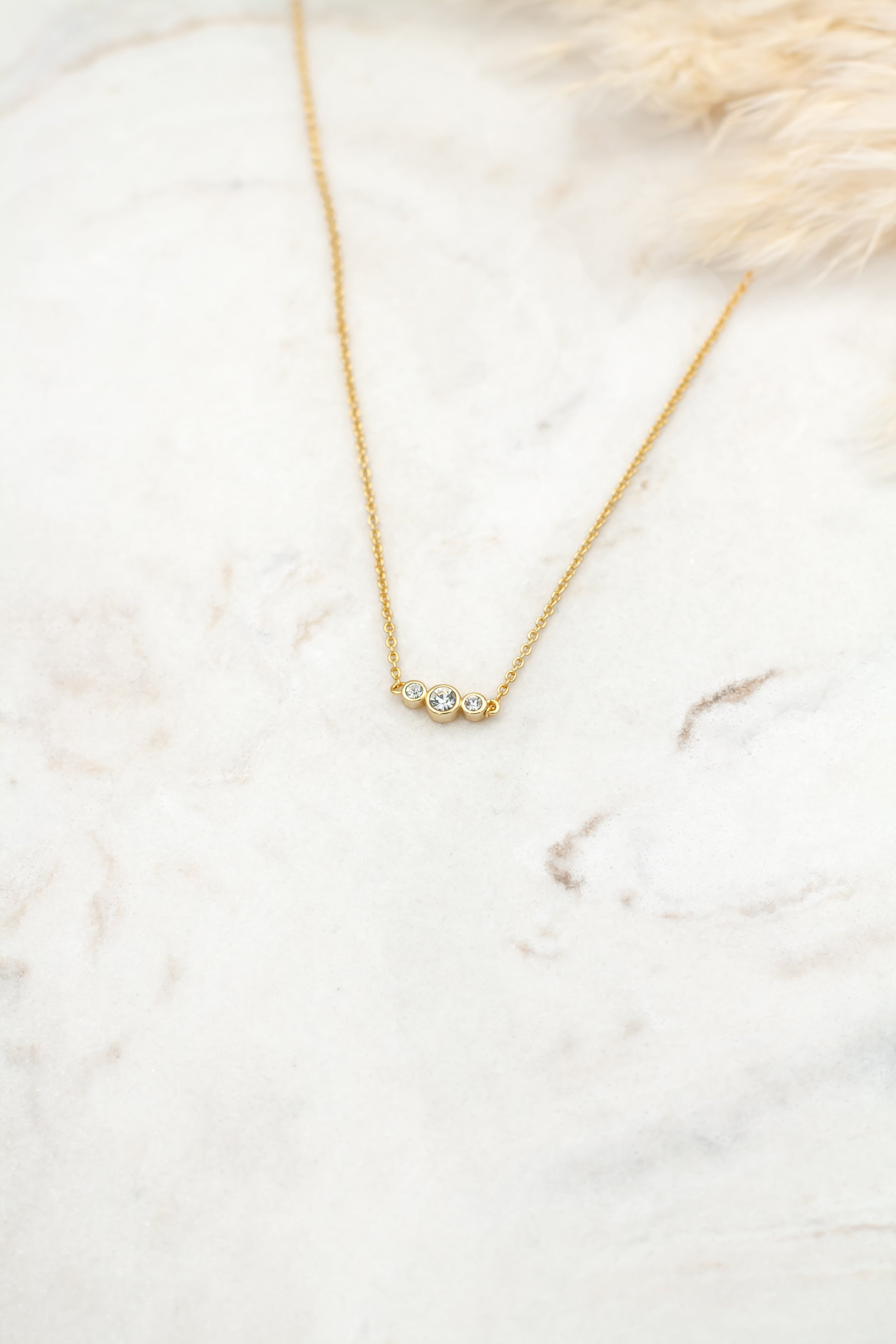 Calla petite necklace