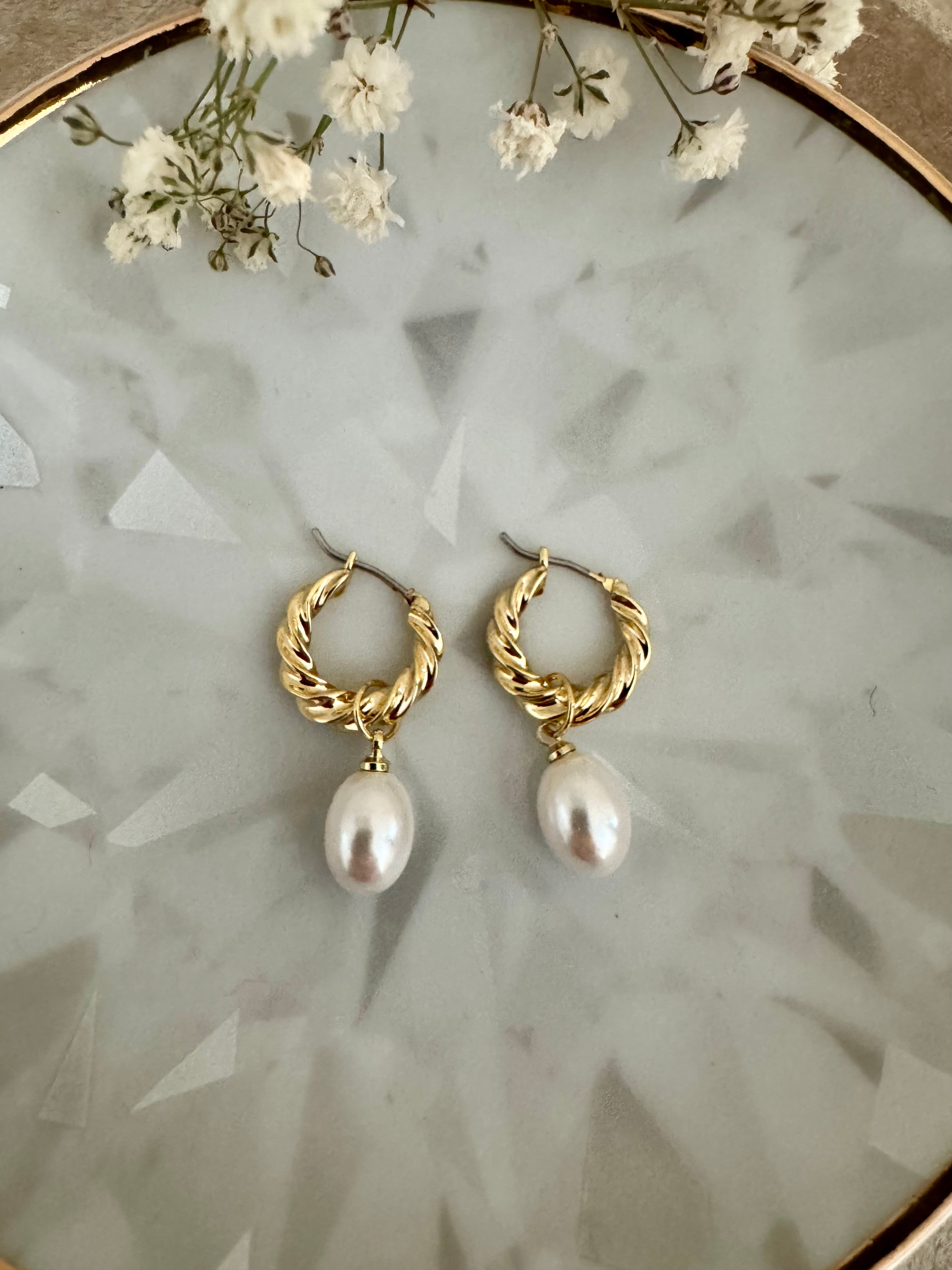 Jade shell pearl earring