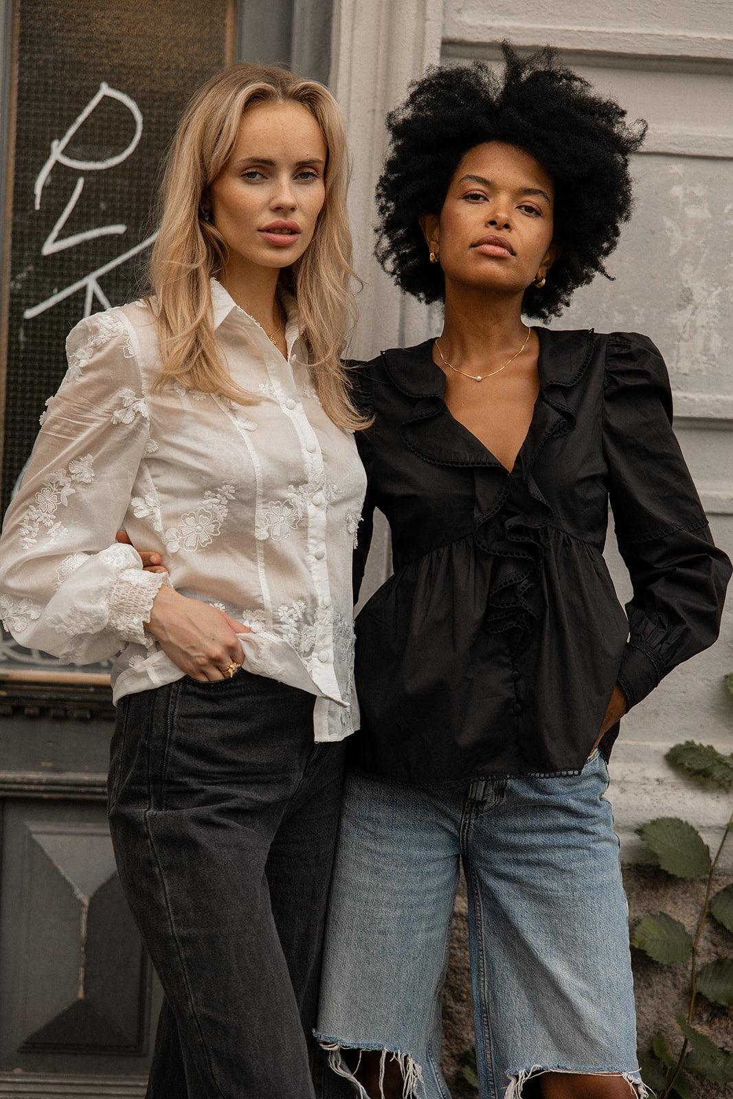 SS24 - Alex bluse sort